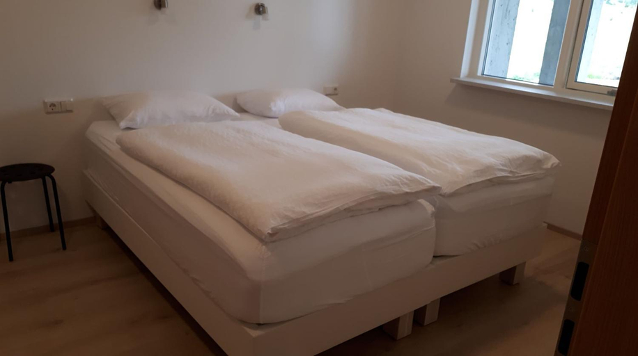 Bedroom, Skipalaekur Farm Apartments, Fellahreppur
