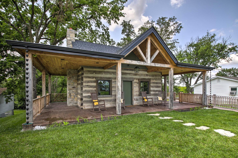 Bross Brothers Cabin with Wraparound Porch!, Saint Charles