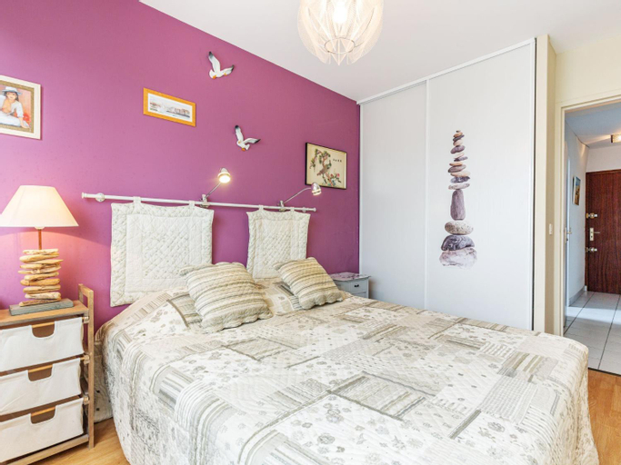 Bedroom 2, Apartment Le Garden by Interhome, Charente-Maritime