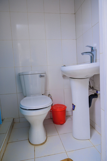 Bathroom 5, Stadium View Executive Guest House, Lilongwe City