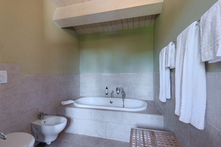 Bathroom 4, Villa Salvia- Cignella Resort Tuscany, Siena