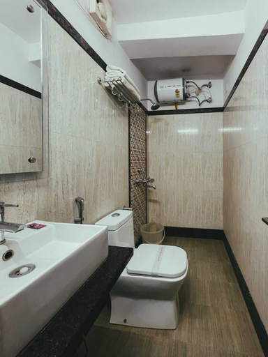 Bathroom 4, Hotel SLE Residency, Varanasi