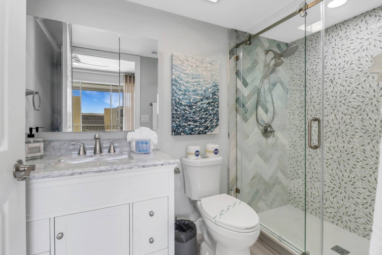 Bathroom 4, 4361 Bay Beach Ln #422, Lee