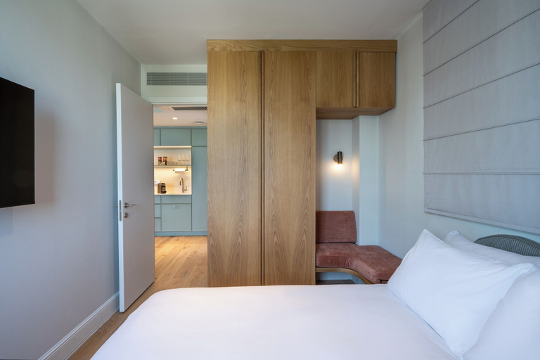 Bedroom 4, master Mazeh