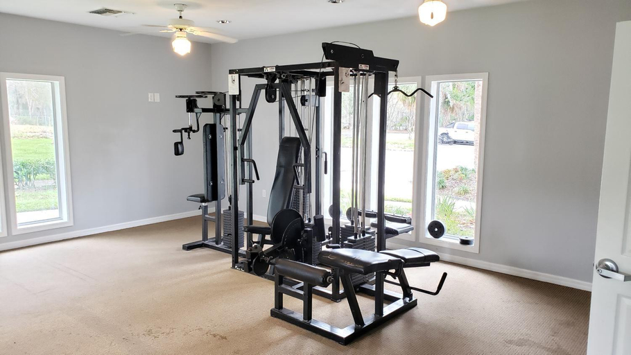 Fitness center 5, Comfy 1BR Apartment - Ideal for Traveling Nurses & Professionals, Alachua