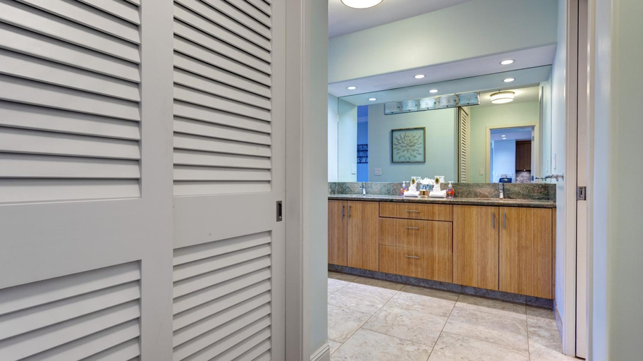 Bathroom 2, Maui Westside Properties - The Whaler 359, Maui