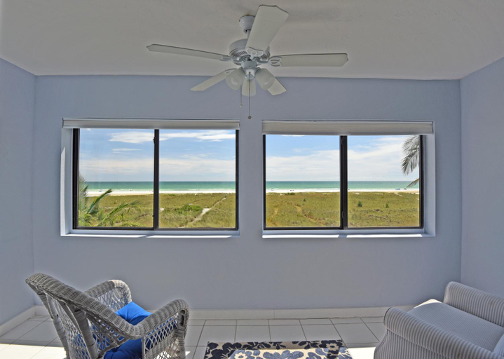 Others 3, Beach Front and Walking Distance to Village, Sarasota