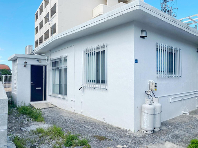 Parco City is 10 minutes away, and Tropical Beach is 13 minutes away!! Foreigner's Residence Kuruchi2, Urasoe