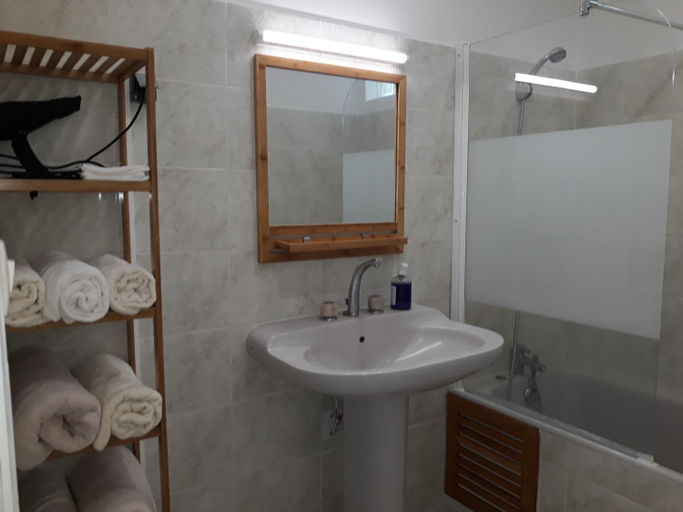 Bathroom, Villa Cap Azur, Saint-Denis