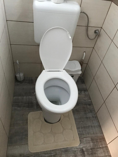 Bathroom 2, Nyugalom Piheno, Karcag