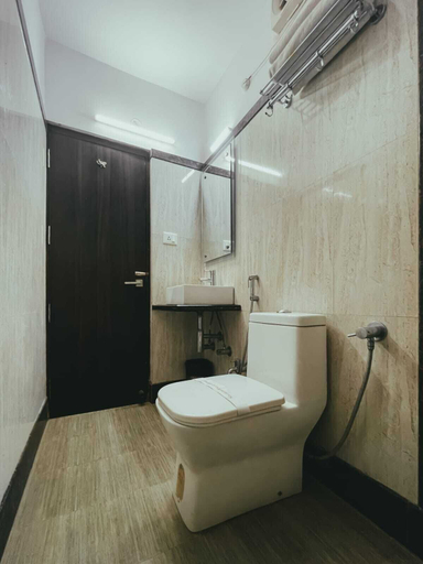 Bathroom 4, Hotel SLE Residency, Varanasi