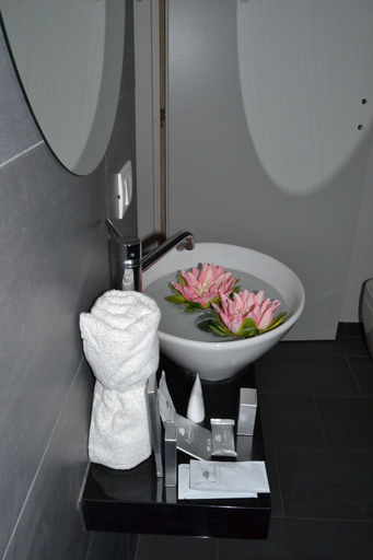 Bathroom 5, B&B Siracusa, Syracuse