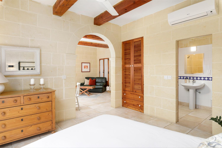 Bathroom 3, Dar ta' Lonza Villa with Private Pool