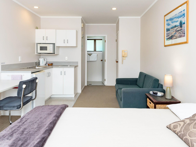 Bedroom 2, Outrigger Motel, Far North