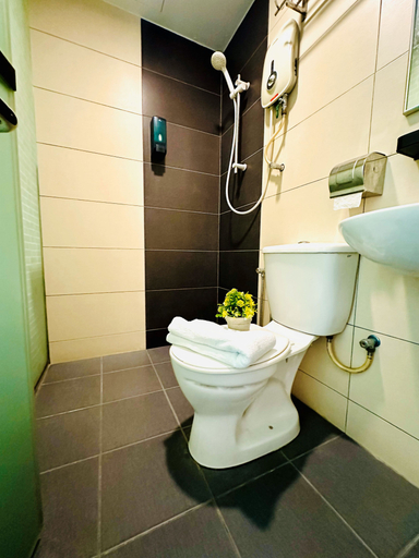 Bathroom 3, Swing & Pillows @ Rawang Selangor, Gombak