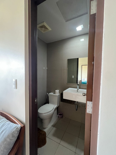 Bathroom 4, One Manchester Place Exec. 1BR, Lapu-Lapu City