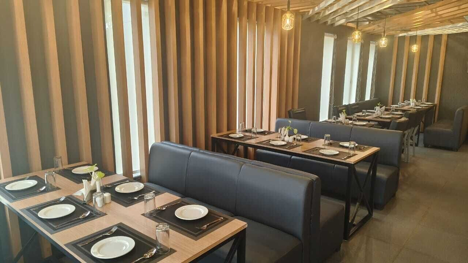 Food & Drinks 5, YUVRAJ PALACE, Dumka