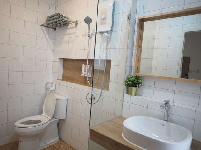 Bathroom 2