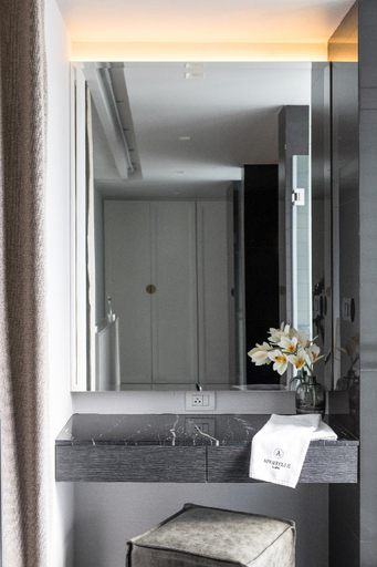 Bathroom 9