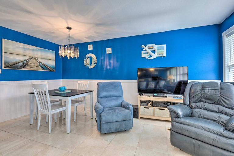 Others 4, Vivid Escape in Gulf Shores - Walk to the Beach!, Baldwin