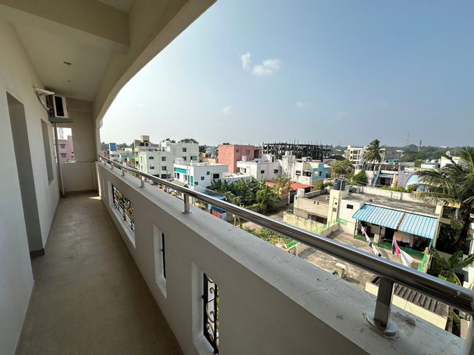 Exterior & Views 9
