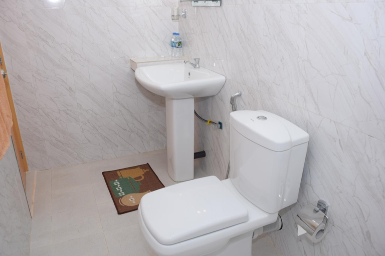 Bathroom 2, Gold inn, Dambulla