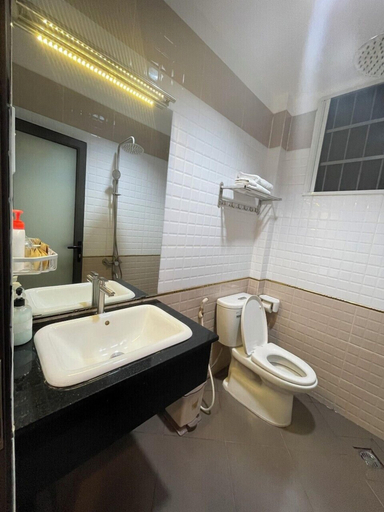 Bathroom 5, Binh An Hotel, District 2