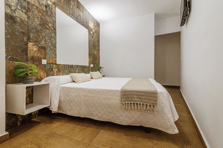 Bedroom 2, Pensión Doña Norma, Cáceres