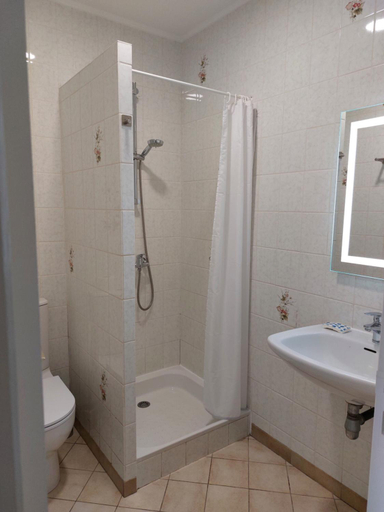 Bathroom 3, Les Marinieres d'Oleron, Charente-Maritime