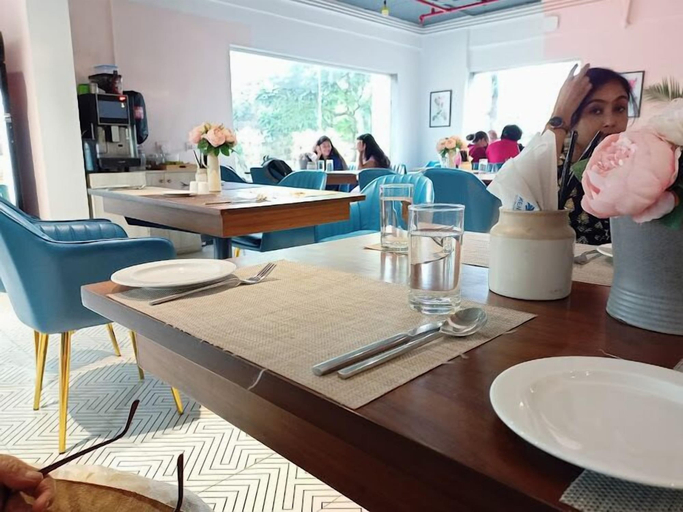 Food & Drinks 3, Urban Asia Hotel - Rajarhat, North 24 Parganas