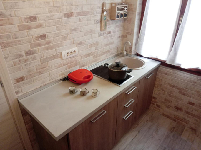 Others 5, Alghero Old Town Apartment, Sassari