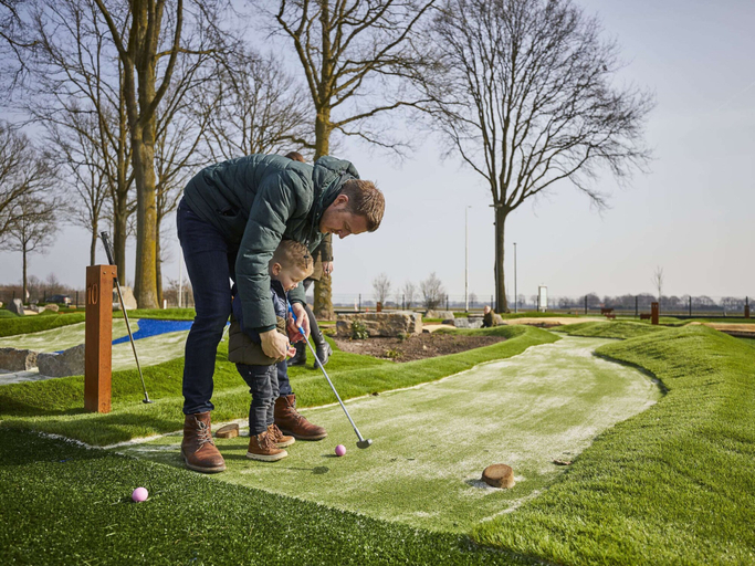 Golf 3, Stylish Villa With Covered Terrace in Limburg, Roggel en Neer
