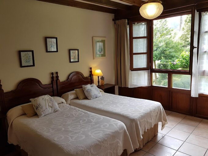 Bedroom 2, La Nozal de la Peña, Asturias