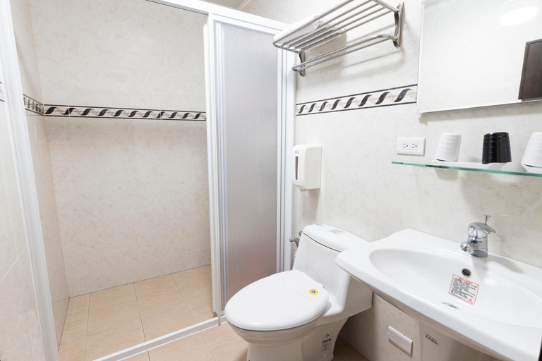 Bathroom, Geometric Puzzle Homestay, Penghu