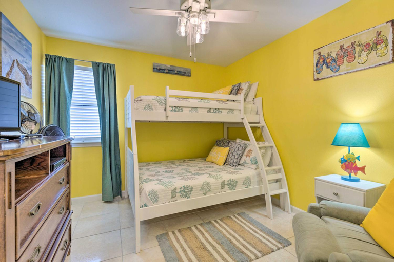 Others 5, Vivid Escape in Gulf Shores - Walk to the Beach!, Baldwin