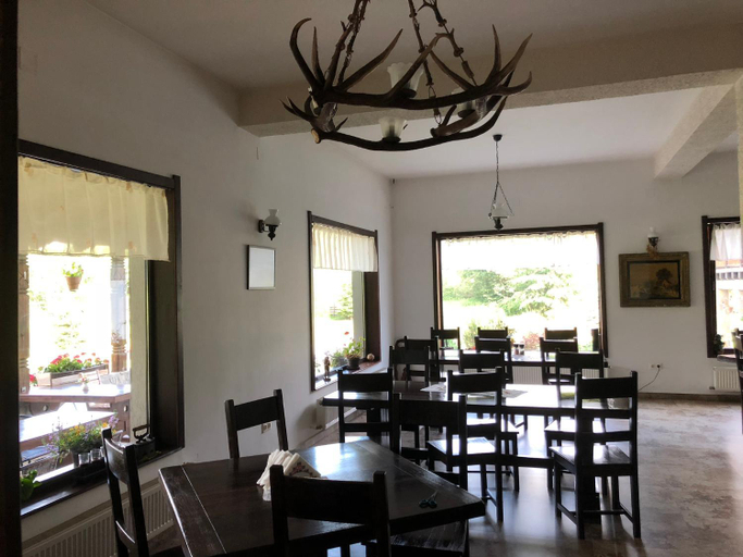 Food & Drinks 2, Valea Salbatica, Sinca Veche