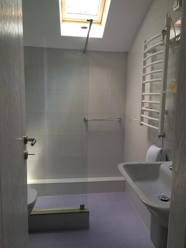 Bathroom 2, Apartment Jovana