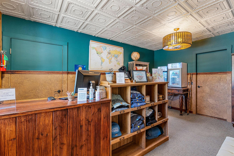 Public Area, Duck Creek Village Inn, Kane
