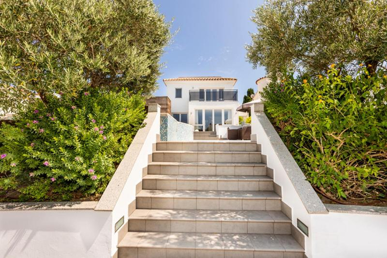 Entrance 2, 2016 Villa moderna al canal con 4 habitaciones by homeselectspain, Girona