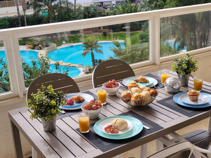 Food & Drinks 4, Gemelos 22 Resort Apartment 2-15-B Levante Beach, Alicante