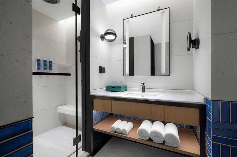 Bedroom 4, Four Points By Sheraton Shenzhen Bao An, Shenzhen