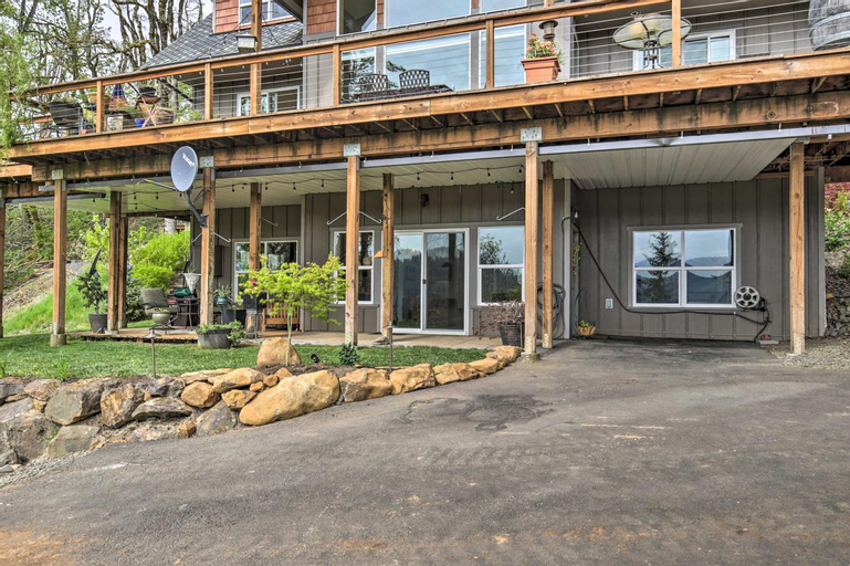 Lovely Canyon View Apartment with Patio and Yard, Marion