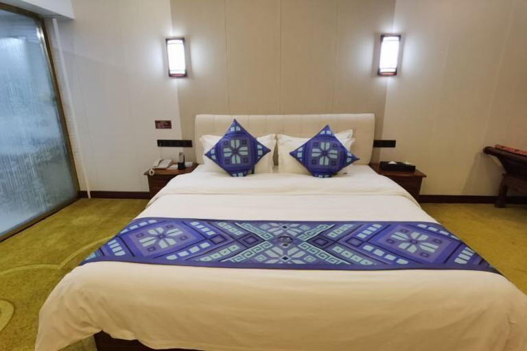 Bedroom 3, Gujiang Hotel, Hechi