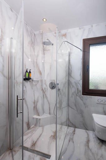 Bathroom 3, Naiades Hotel, Central Macedonia