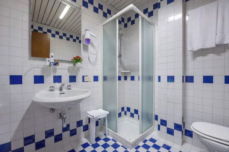 Bathroom 5, iH Hotels Padova Admiral, Padua