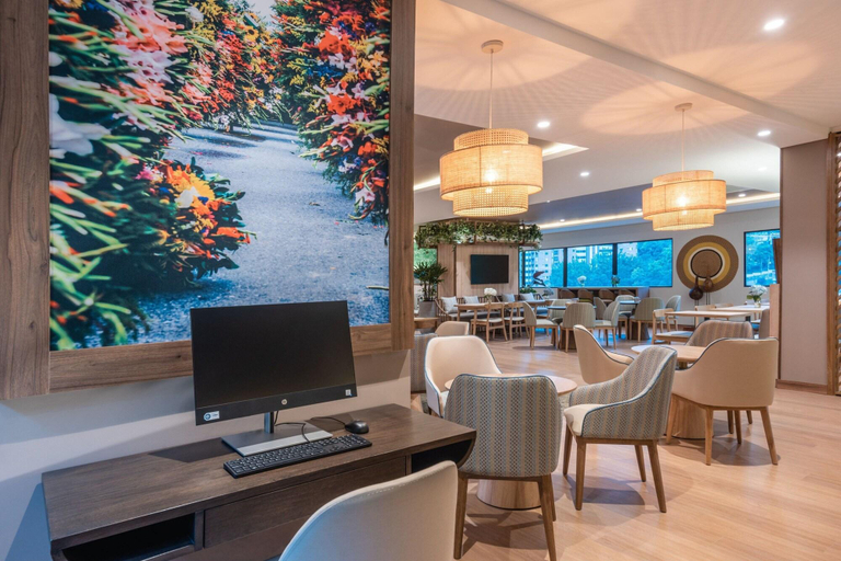 Food & Drinks 5, Fairfield By Marriott Medellin Sabaneta, Envigado