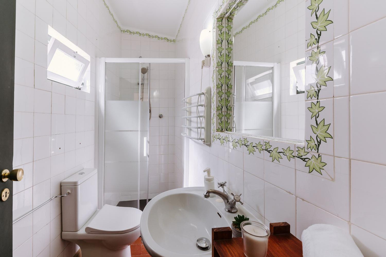 Bathroom 11