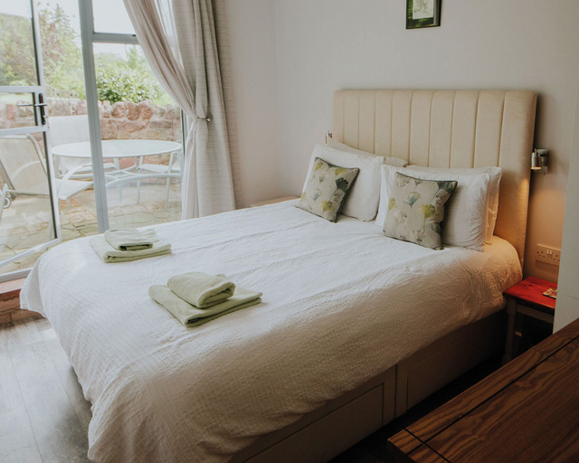 Bedroom 2, Pine Tree Lodge Bridgnorth, Shropshire