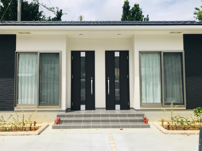 4, Blue House, Nago