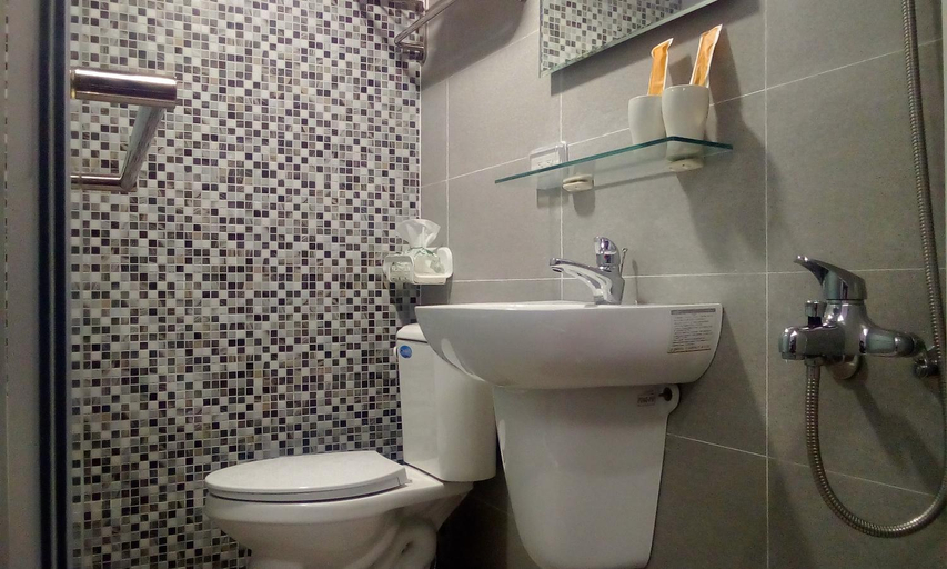 Bathroom, Back to the Village, Penghu